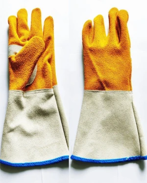 Leather gloves made from cow-split leather