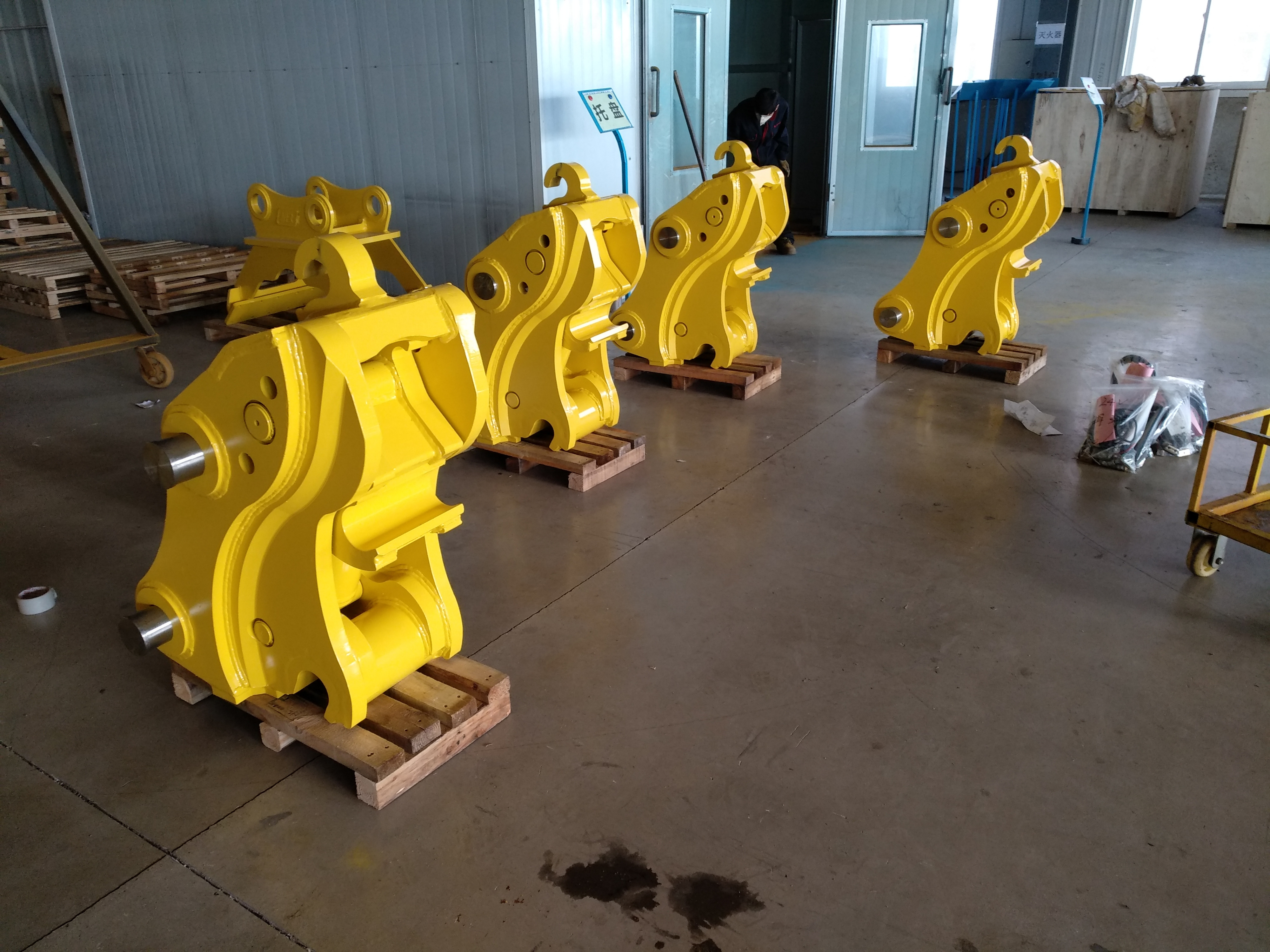 Excavator attachment hydraulic quick hitch for construction machinery parts