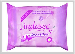 Personal care soap free feminine hygiene wipe
