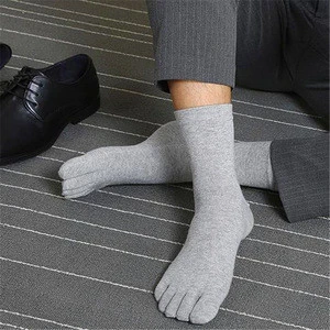 Wholesale cozy warm five toe socks for men socks