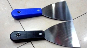 125mm stainless steel putty knife with plastic handle
