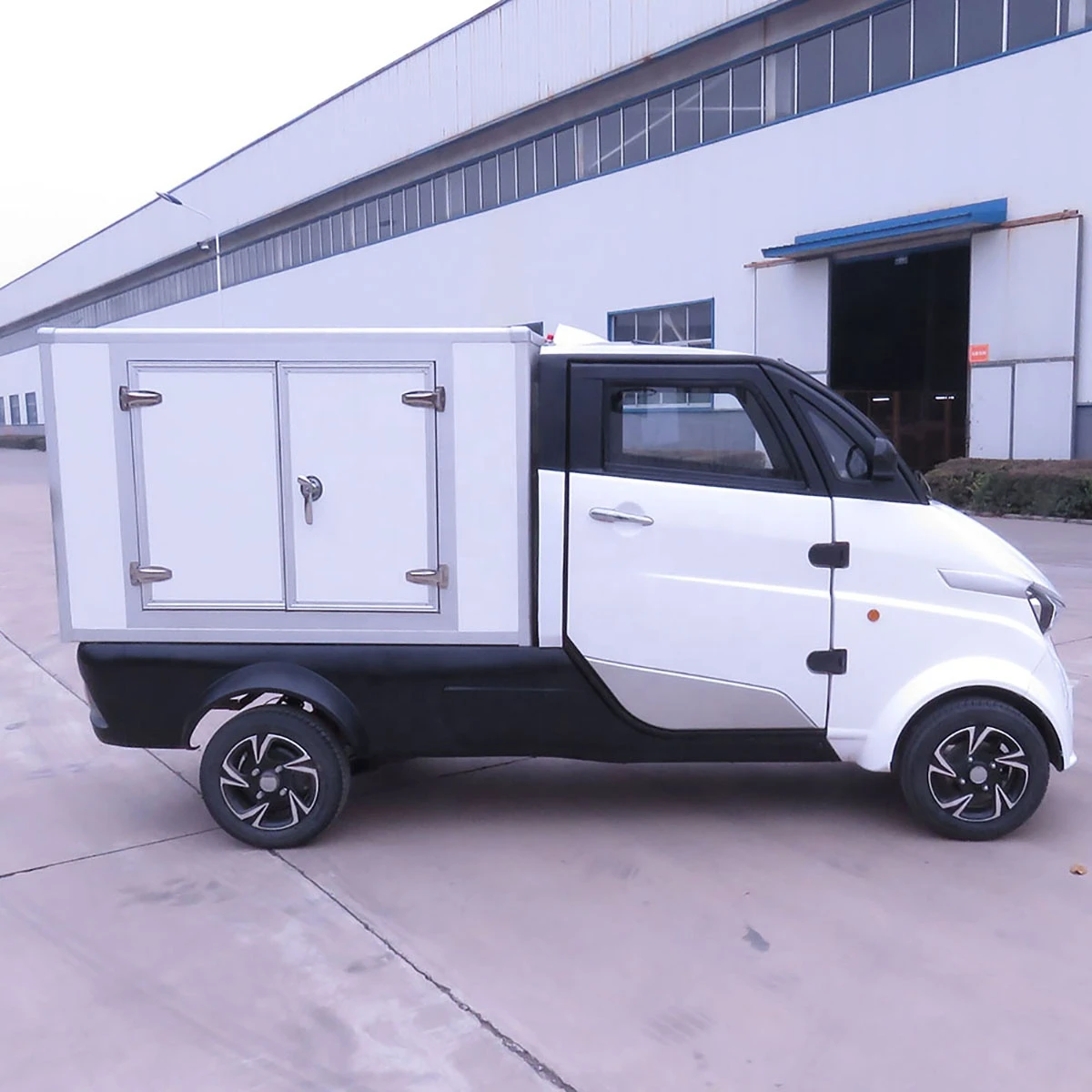 2020 New Electric Express Delivery Mail Truck/Mail Car/Electric Post Cargo Vehicle
