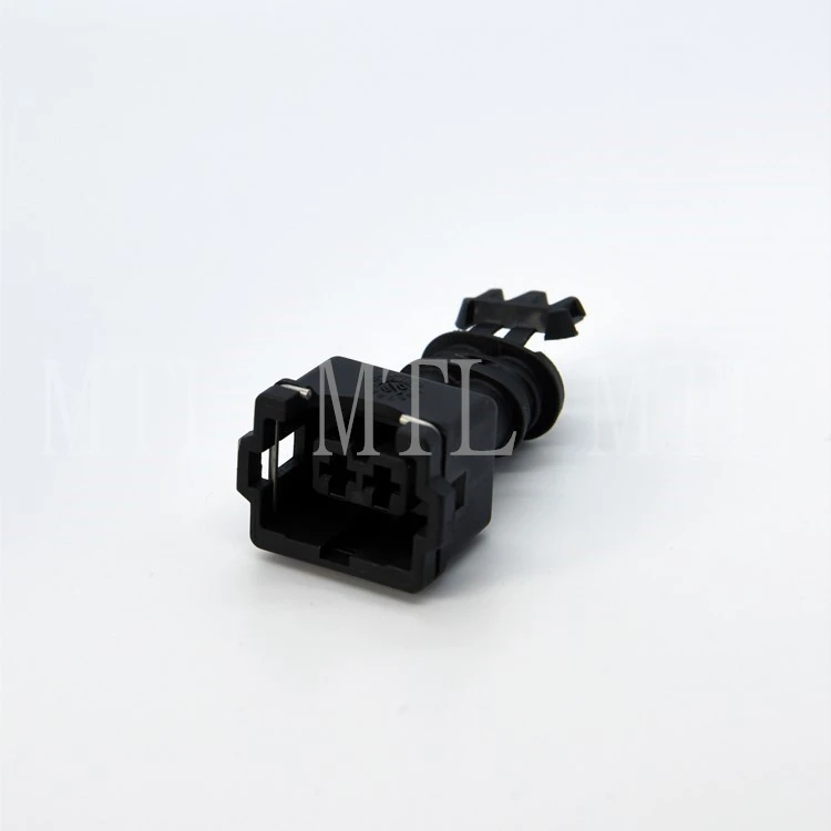 7025-3.5 Finely Processed PA66 Auto Connector Application For Vehicle Wiring Systems