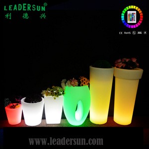 Big size Waterproof RGB light up glowing Flower pot Led Tall Plastic Vase with remote controller