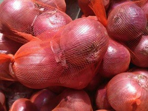 yellow and red fresh onion in Thailand
