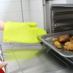 2020 Hot Sale Kitchen Tool  Custom High Temperature Slip-resistant Novelty Silicone Oven Mitts
