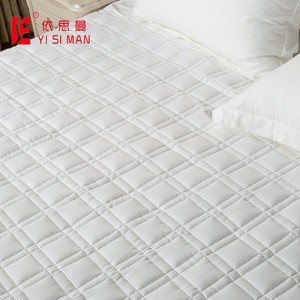 300gsm  Mattress Pads Mattress Cover Stretches Customized  Inches Deep