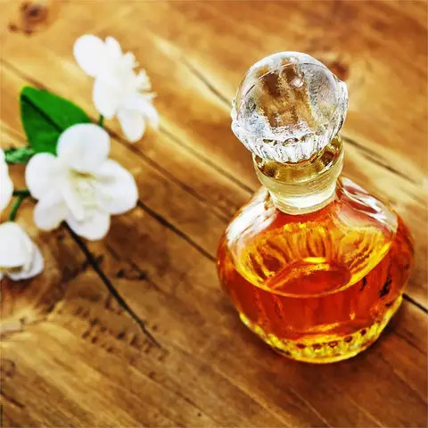 Cosmetic Grade Pure Jasmine Essential Oil Wholesale Price For Candle Soap Perfume making | Bulk 1kg