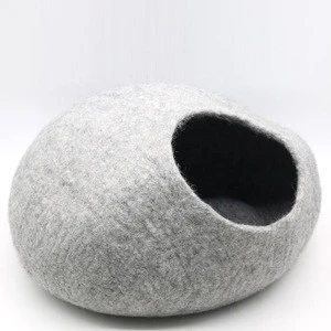 FY-CC-002 Single Layered Cat Cave Warm and Cozy Pet Bed Eco-friendly New Zealand Wool Felted by Skilled Women Artisan from Nepal