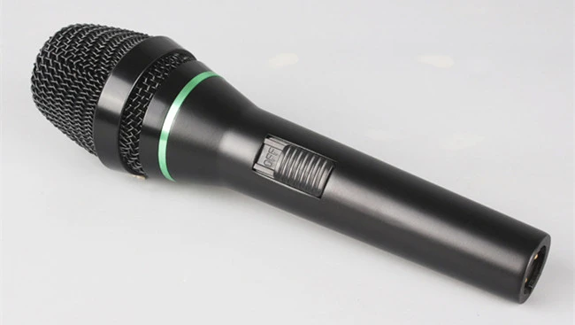 High-End Handheld Dynamic Wired Microphone for Professional Stage Show