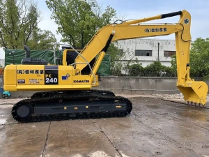 Used komatsu PC240-8 crawler hydraulic from japan excavator 24tons secondhand digger for earth moving