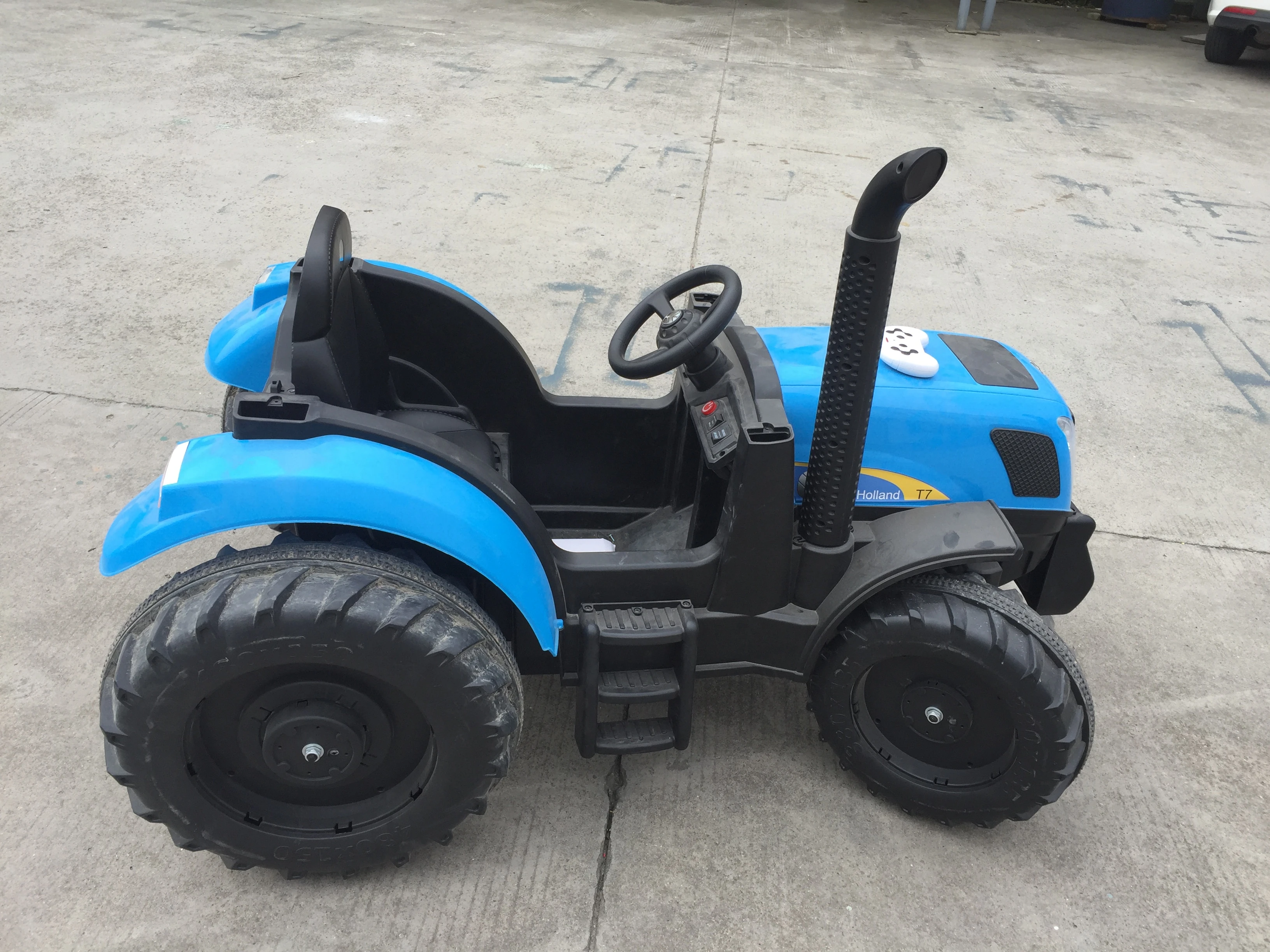 2021 latest four wheels kids powered car children ride on tractor with remote control only accept reservations