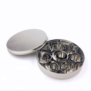 Amazon Hot Selling Mini Geometric Shaped Bakeware Cookie Tools Cookie Biscuit Cutter Set 24 Stainless Steel Metal Molds
