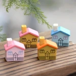 DIY handcrafts Eco-friendly material multi color mini resin house garden ornaments for moss micro landscape