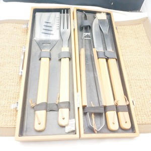 hot selling 5pcs bamboo handle barbecue tool set with bamboo case