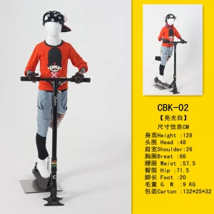 New Product Sports Mannequin Scooter Boys Standing Fiberglass Kids Mannequin Dummy