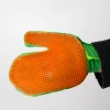 2020 Hot New Design Convenient Use Easy Wear Gloves-shaped Cat Hair Cleaning Brush