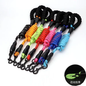 2020 Supplies Dog Seat Belt Leash Pet Traction Belts Cushioning Elastic Reflective Safety Pet Accessories Leash For Pet