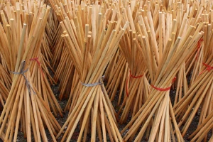 broom handle in brush  &amp; dustpan   competitive factory wood broom handle