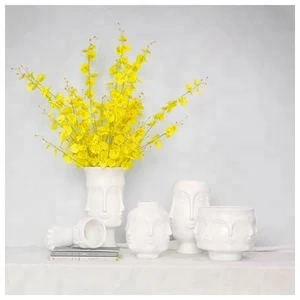 Chinese Modern porcelain home hotel goods decoration flower vase types of face designs decorative ceramic vase for home decor
