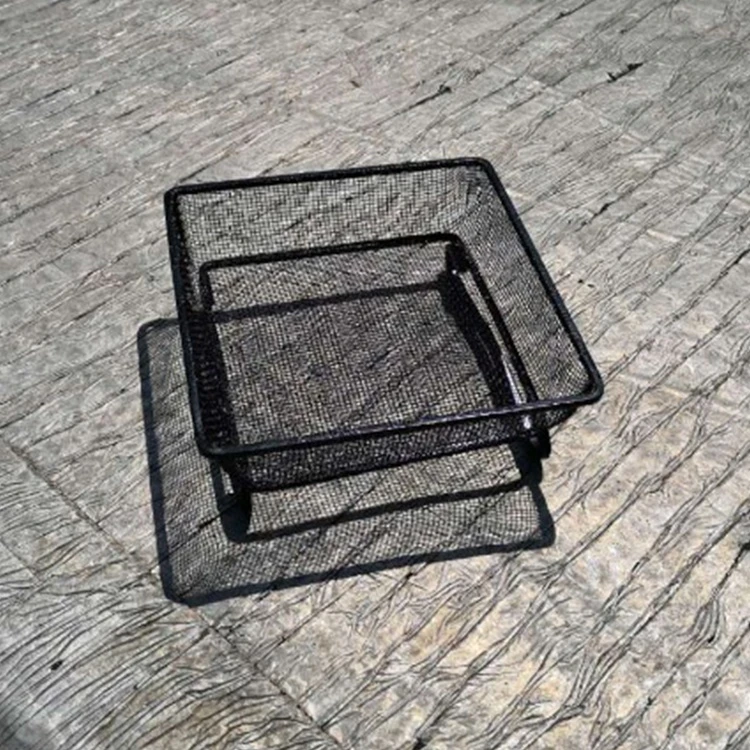 Compact Ground Bird Feeder Metal Wire Bird Feeder Tray Suitable for use with most wild bird seed and mixture