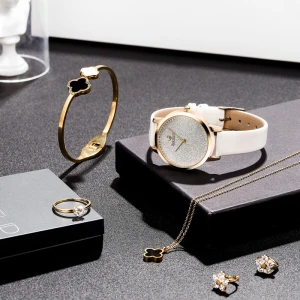 Custom Style Women Watch Jewelry Gift Set 5Pcs Genuine Leather Strap Light Star Watch Dial Wristwatches Bracelet Necklace Sets