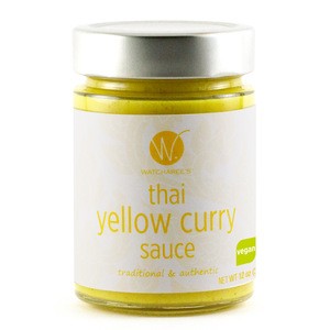 Delicious flavor Authentic Thai yellow curry sauce With Cucumber