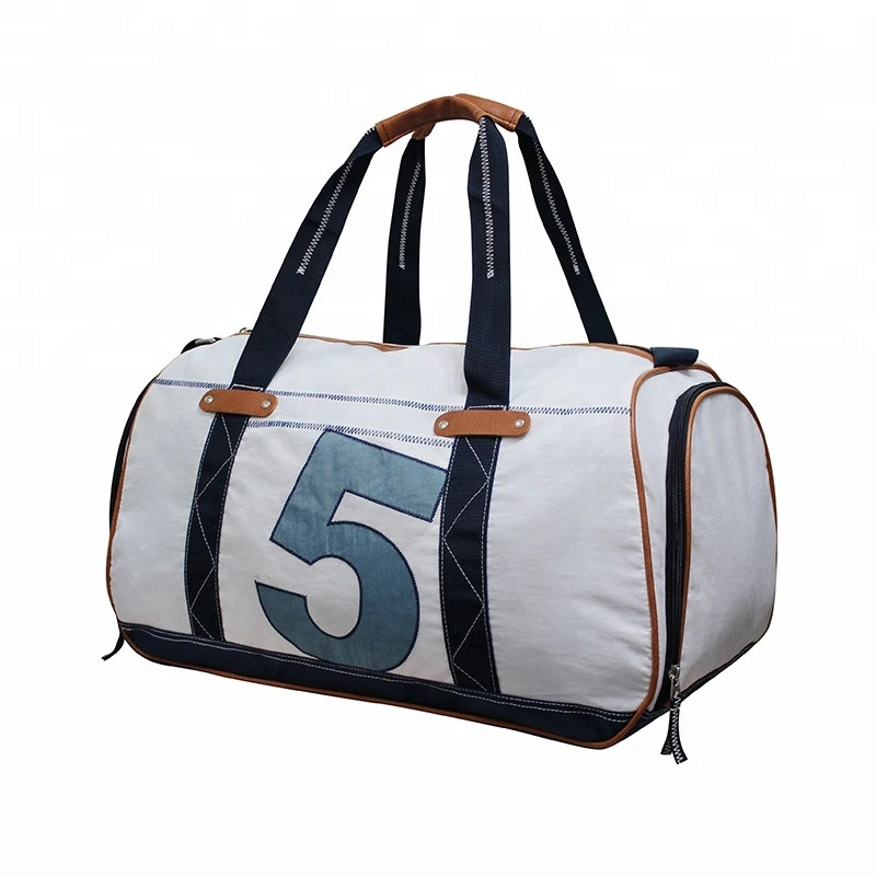Hot selling waterproof light weight custom appliques fancy sport travel duffel bag