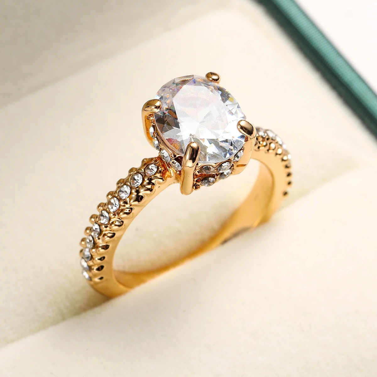 Luxury Female Big Ellipse White Stone Ring Elegant Silver Color Love Engagement Ring Vintage Wedding Band Rings For Women