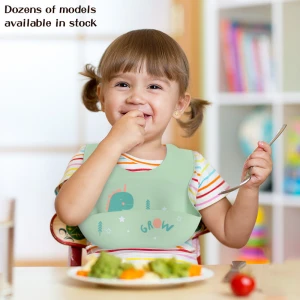 Silicone Bibs Set Food Feeding Wipeable Easy to Clean Portable High Quality Waterproof Bibs for Baby