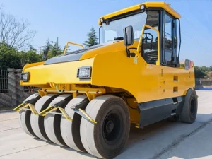 Top Brand 20 Ton Tire Roller 6520E For Road Construction