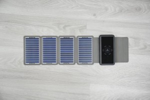 10W MULTIFUNCTIONAL SOLAR CHARGER
