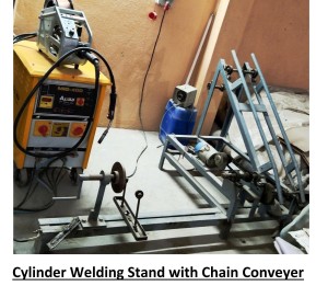 Cylinder-Welding-Stand-with-Chain-Conveyer