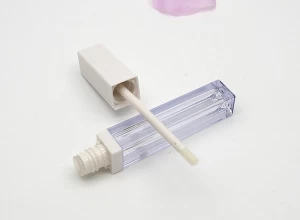 2020 New Arrivals unique design cosmetic bottle white lip gloss packaging, lip gloss tube with wands