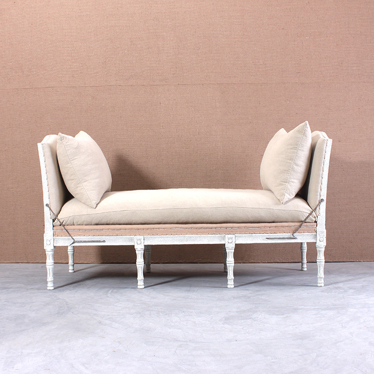 China New Model Bedroom Antique Furniture Functional Classic Cheap Fabric Upholstered French Antique Wood Indoor Daybed
