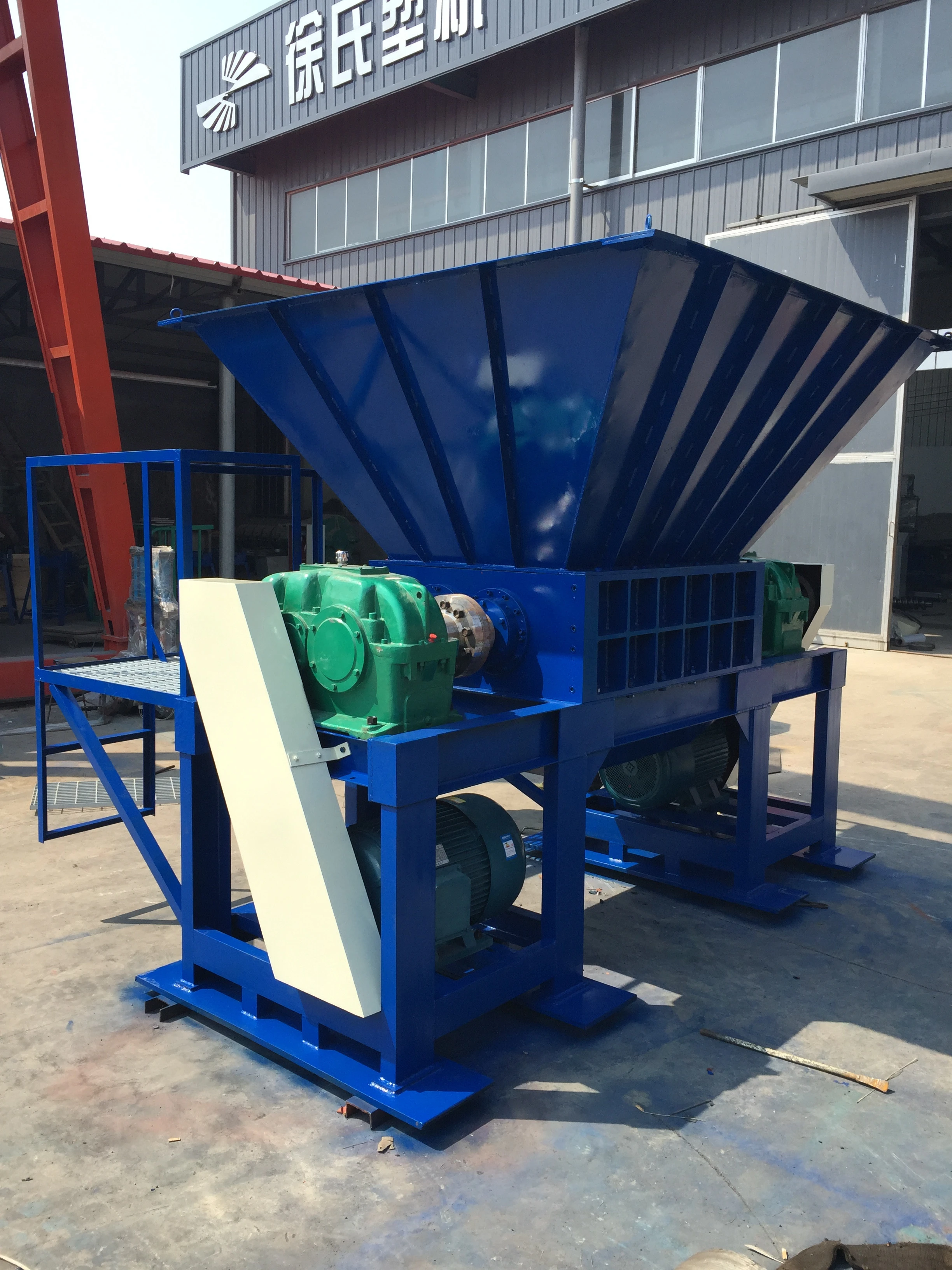 Factory price plastic crusher double shaft  for recycling waste plastic shredder