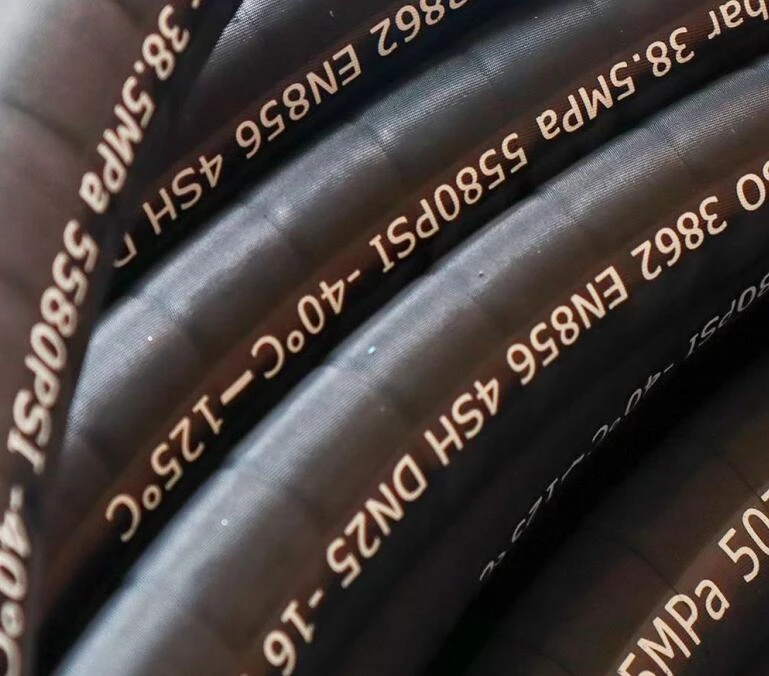 Hydraulic rubber hose 4SH DIN EN 856 4SH within oil resistant 4-layer high tensile steel wire winding