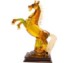 OEM China Decorative Antique Resin Transparent Colorful Horse Craft Sculpture