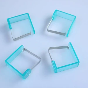 Plastic table cloth clip