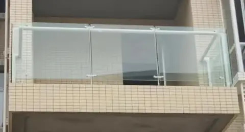 Buy Rg140 Invisible Frame Railing Modern Glass Deck Railing Outdoor ...