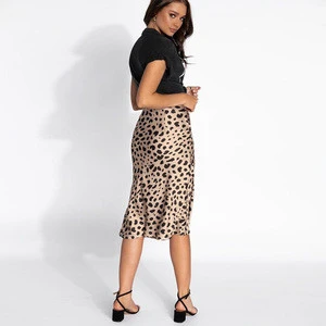 Wholesale contemporary fashion ladies garments leopard print satin midi skirts