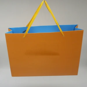 China gift and shopping coated paper bag manufactures