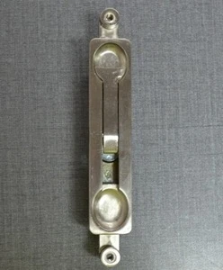 Flush door bolt for sash frame door bolt lock