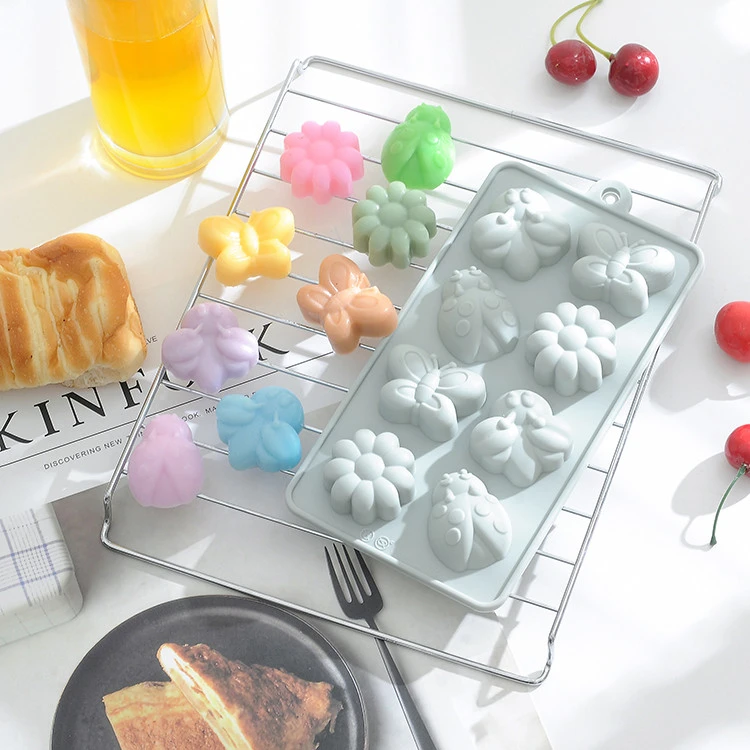 Spot hot sale 8 small insect flower silicone cake mold soap chocolate ice tray DIY baking mold