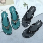 The new flip-flops on the beach for women to wear flat heels web celebrity fashion versatile rhinestone sandals