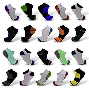 10-Pairs of Men&#39;s Moisture Wicking Low-Cut Ankle Socks