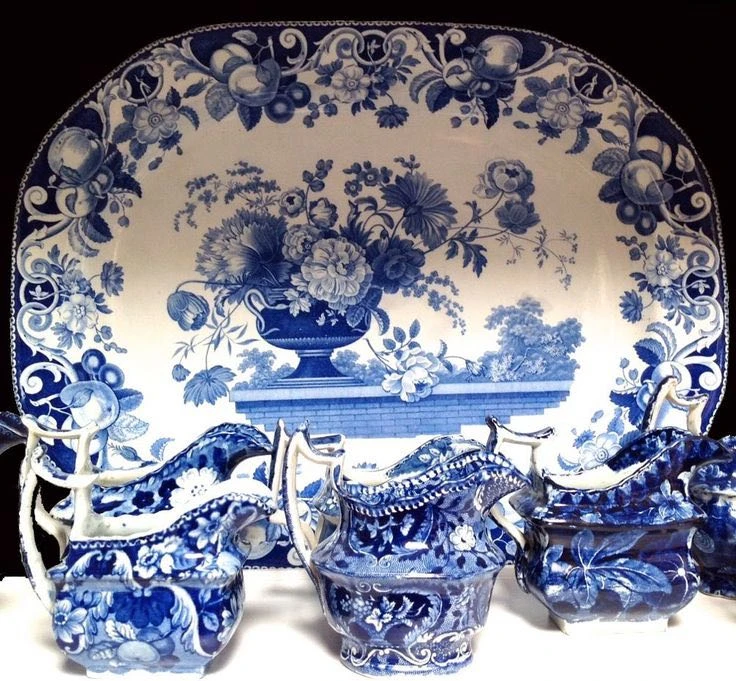 2019 Blue and white porcelain plates, ceramic  shape dishes