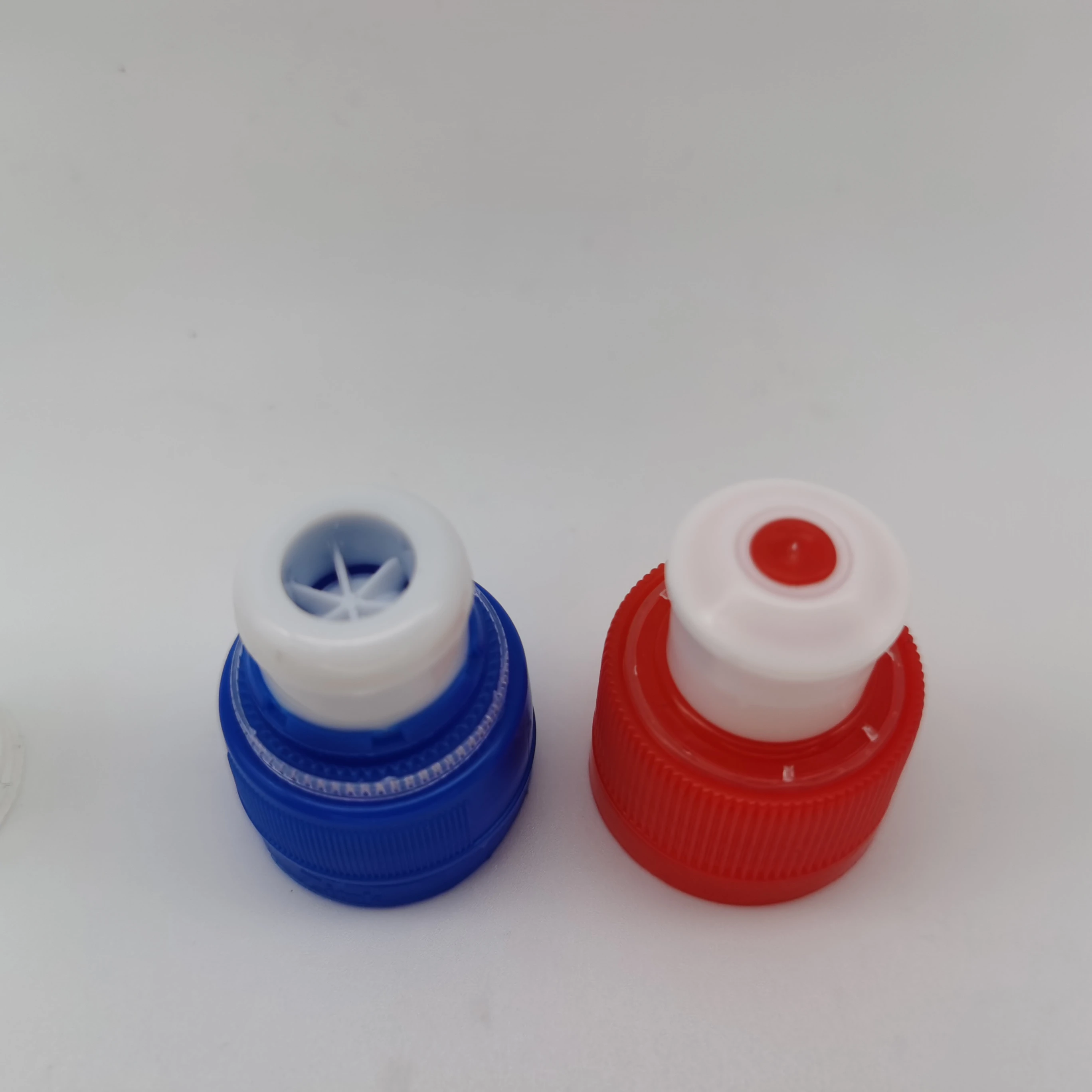 28/410 red tamper evident flip top cap for water bottle/drink bottle