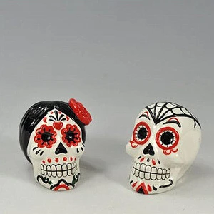 Cheap sugarskull head ceramic salt and pepper shakers holiday decoration the day of the dead Halloween decoration