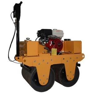 Hand operated mini road roller compactor